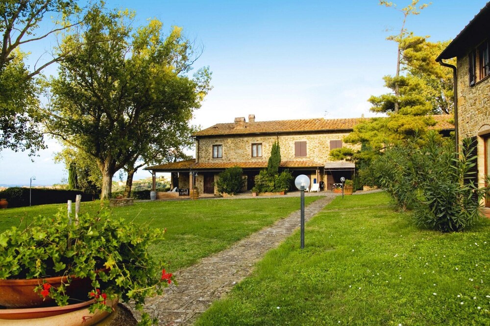 Estate in Montaione With Pool & Wine Tasting