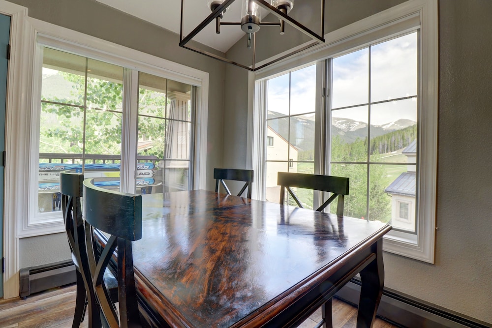 Summit County Vacations - Newly Renovated, Slope-Side Walk-In Walk-Out, Top Floor, Views of Ten Mile Range - ER4 by Redawning - Property Image 6