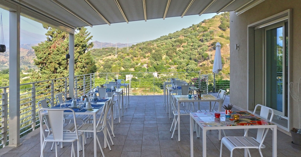 Siké Holiday Home