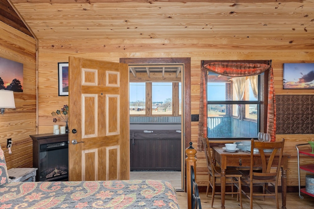 Hollmig Sunset View 1 Bedroom Cabin by RedAwning view 3