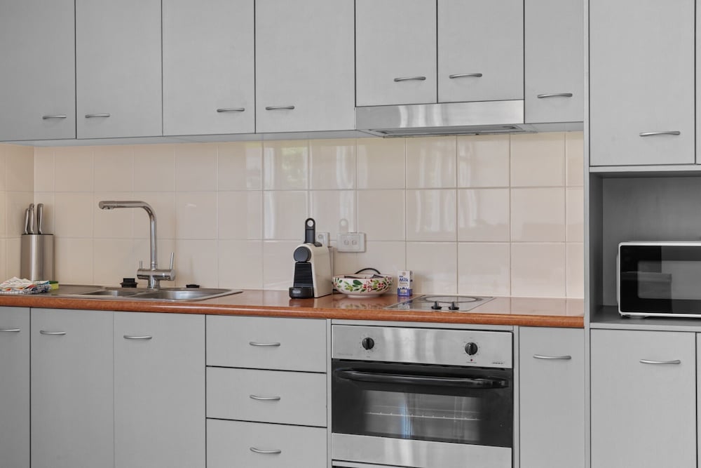 Modern 1-bed Apartment in Spring Hill