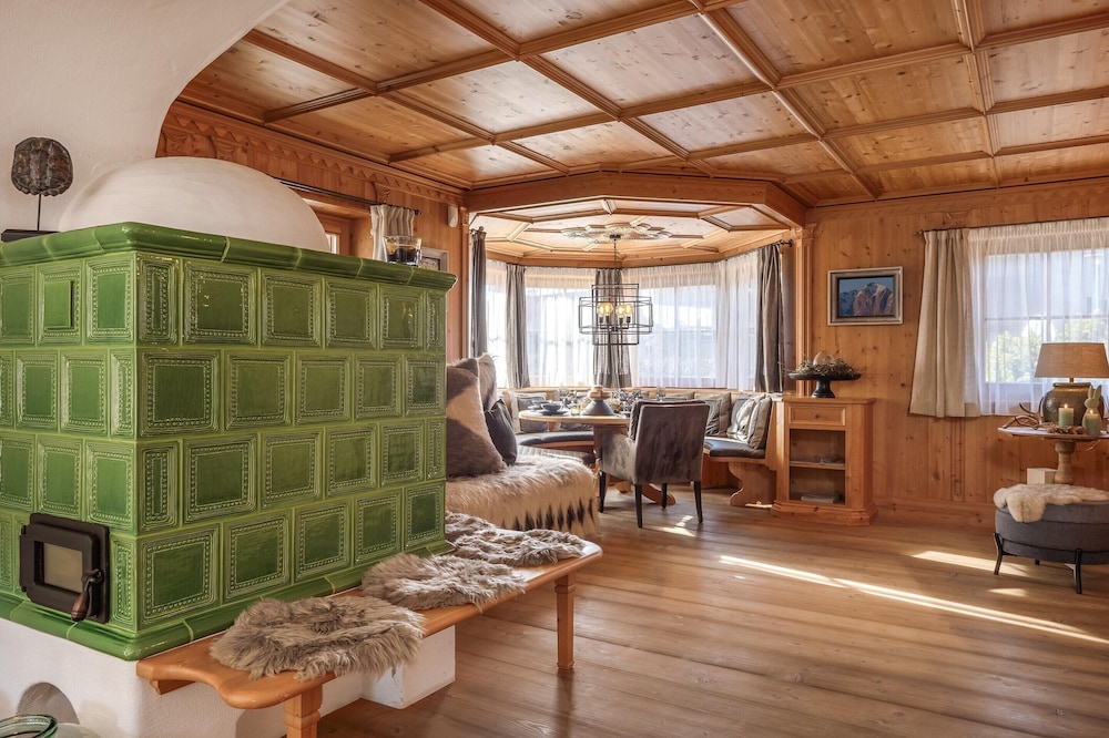 Elegant Chalet Near Slopes & Village