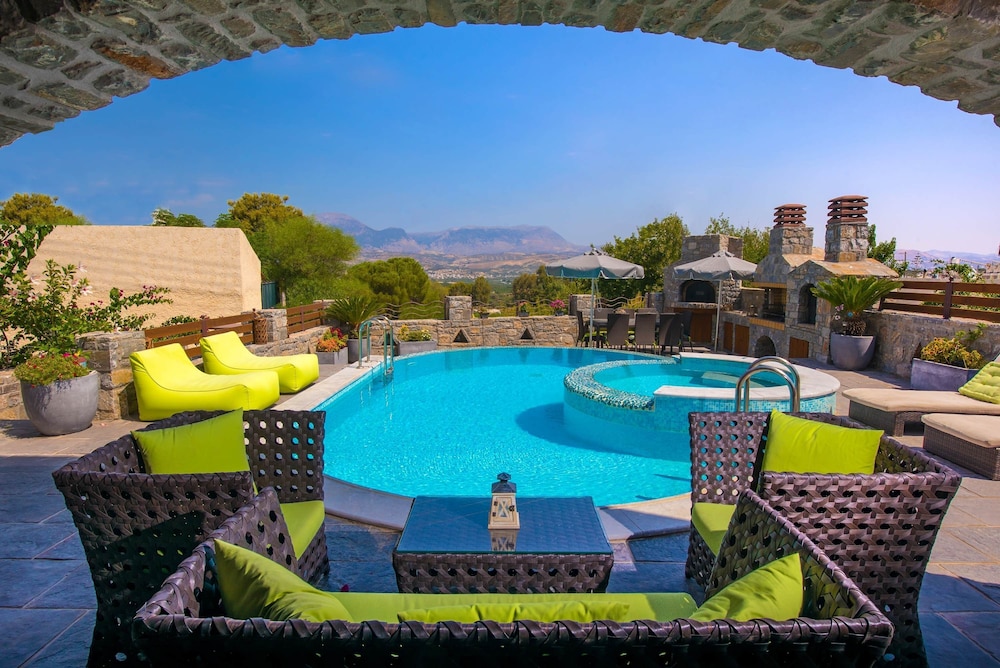 Villa Belladonna - Heraklion Private Pool Getaway