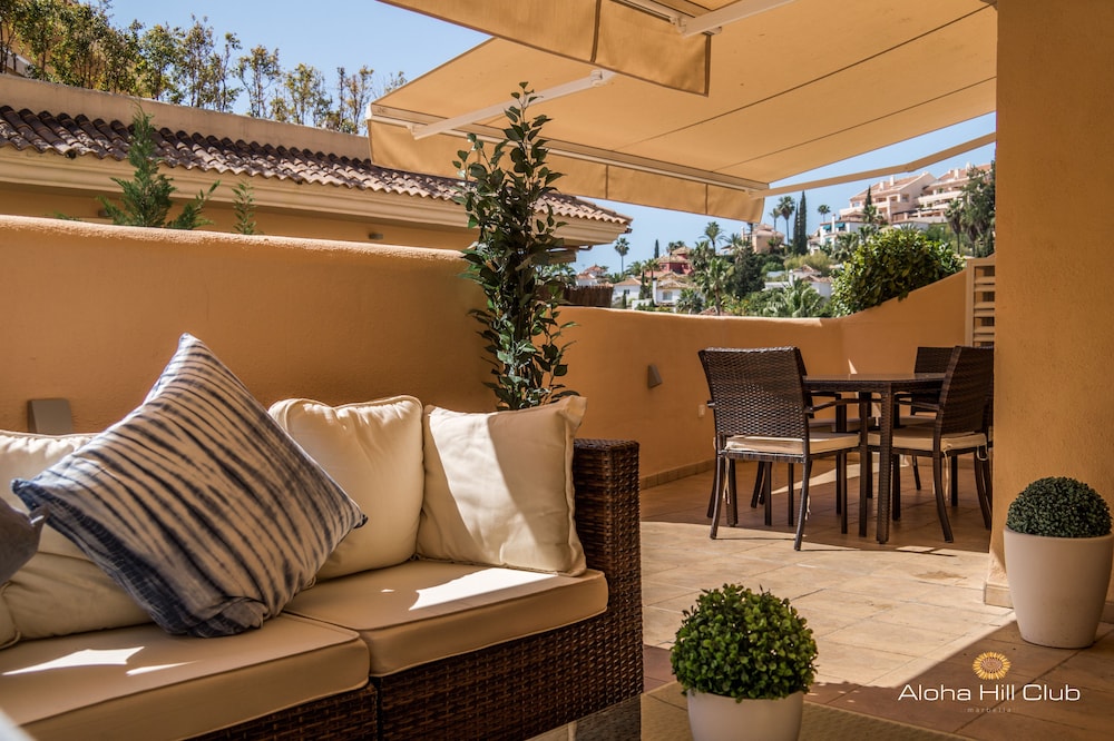 Marbella Vacations - Aloha Hill Club Golf  Spa Apartments - Property Image 4