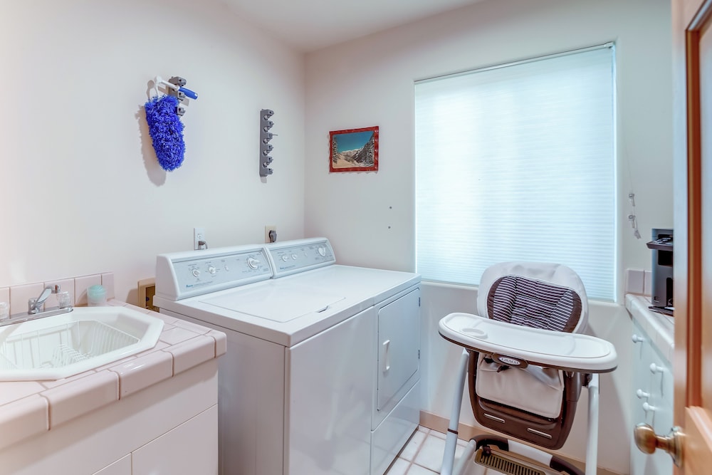 Chic Arizona Retreat w/ Hot Tub, Fire Pit  Deck! - Property Image 13