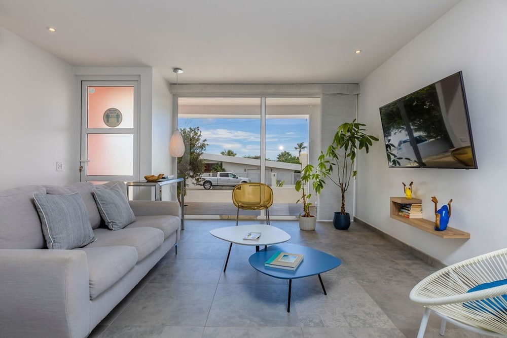 Boca Catalina 2 Boca Catalina Modern 2bd-2bath-steps to Beach