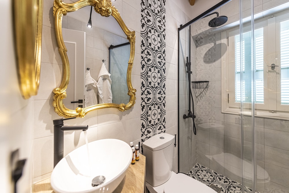 Ipelhome Plaka Boutique Apartments