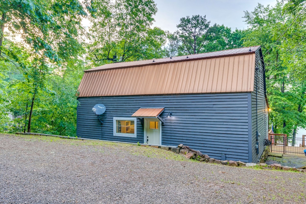 Scranton Vacations - Lakefront Arkansas Abode - Deck, Grill Fire Pit - Property Image 11