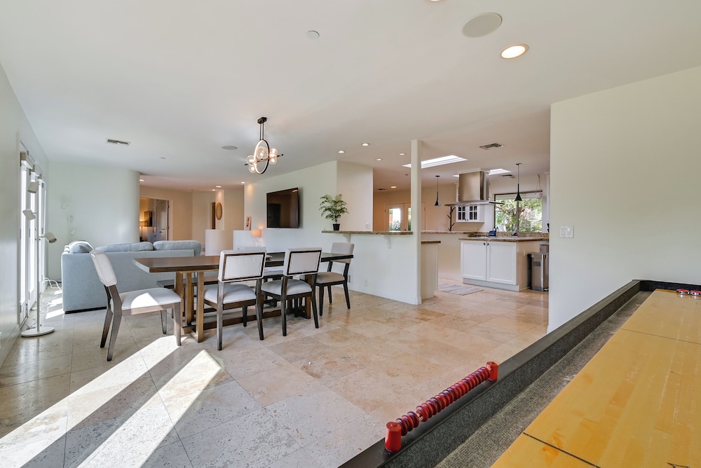 Private Paradise Valley Oasis: Hot Tub, Large Yard