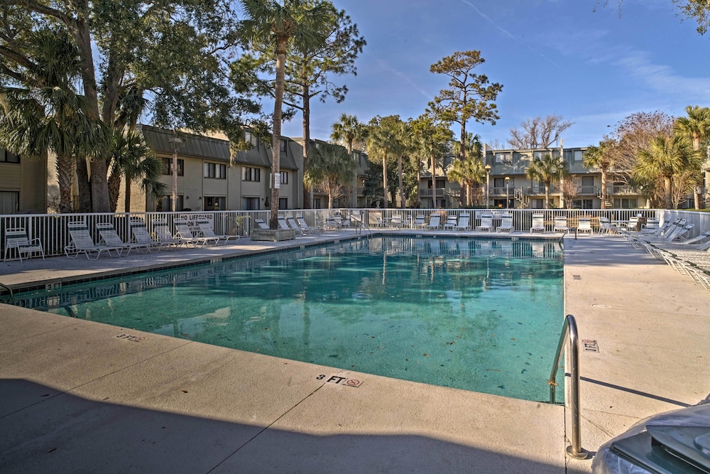 Steps to Beach & Pool: Hilton Head Island Condo!