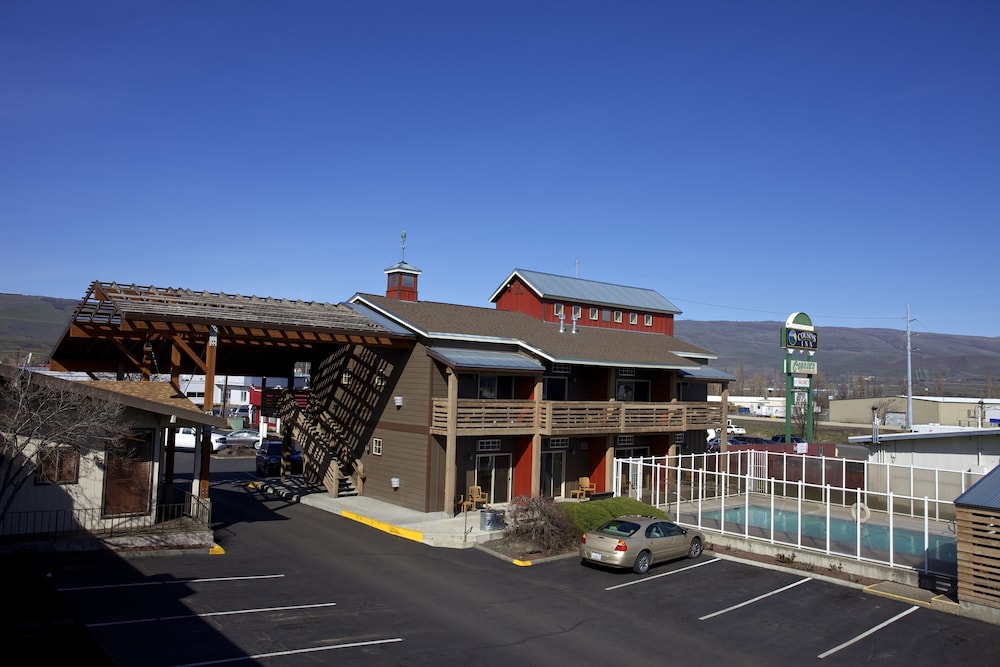 Cousins Country Inn
