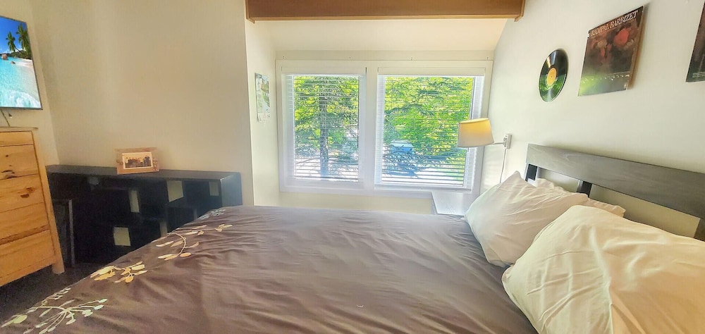 Great Escape Ski Lodge view 4