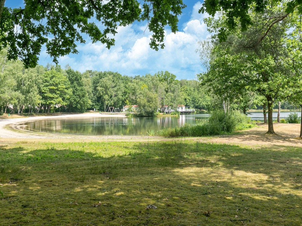 Lanaken Luxe Garden Retreat