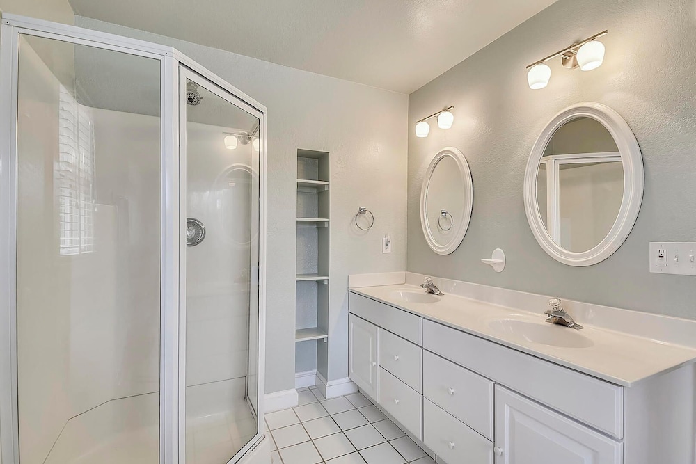 Laurel Street 108