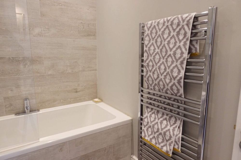 Luxurious Newly Renovated Apartment