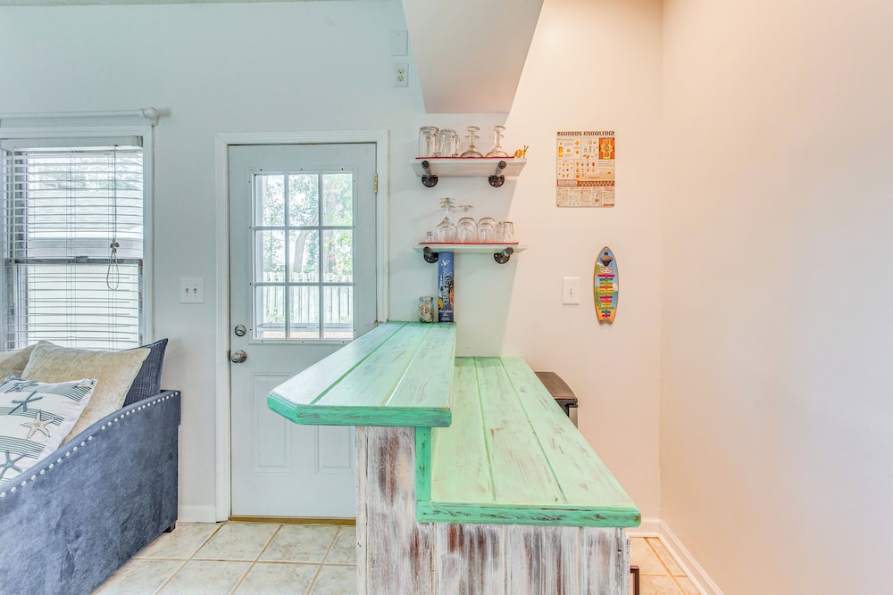 3 Mi to Ocean: Home w/ Deck in Little River!