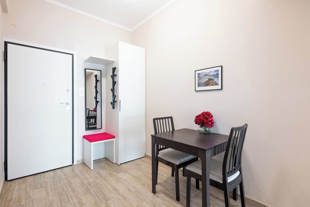 Selany's Chic Apt in the Heart of Athens