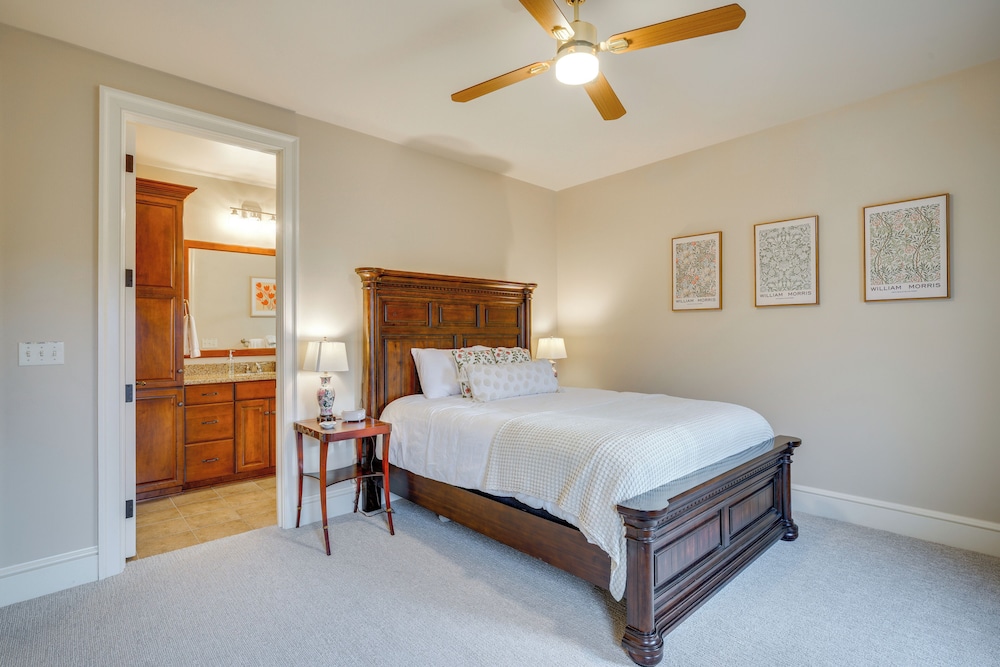 Lake Michigan Gem: Private Beach & Game Room