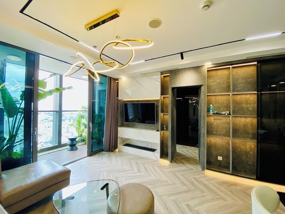 Serenity Serviced Apartments-Landmark 81