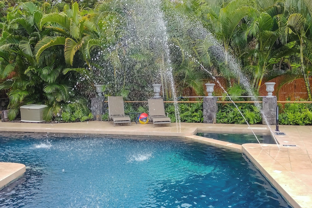 < 1 Mi to Magic Sands Beach: Condo w/ Pool Access!