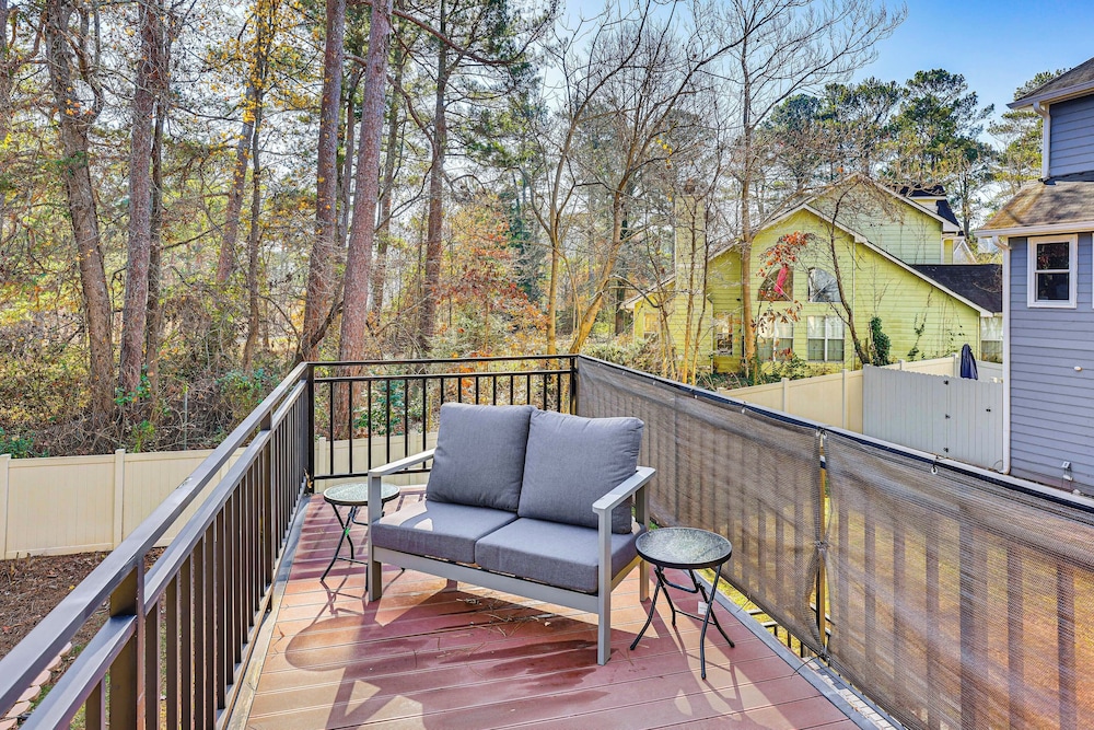 5 Mi to Stone Mountain: Lithonia Getaway
