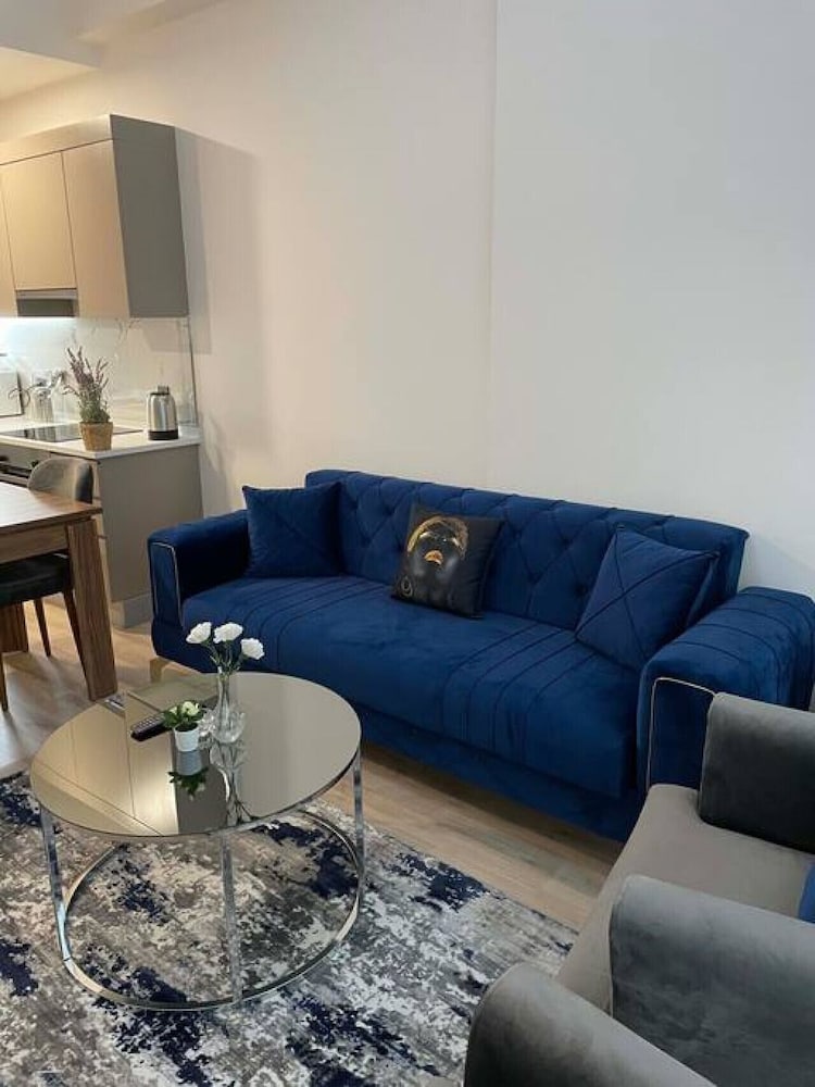 Lovely 1-bedroom Suite Apartment Near Mall of Istanbul