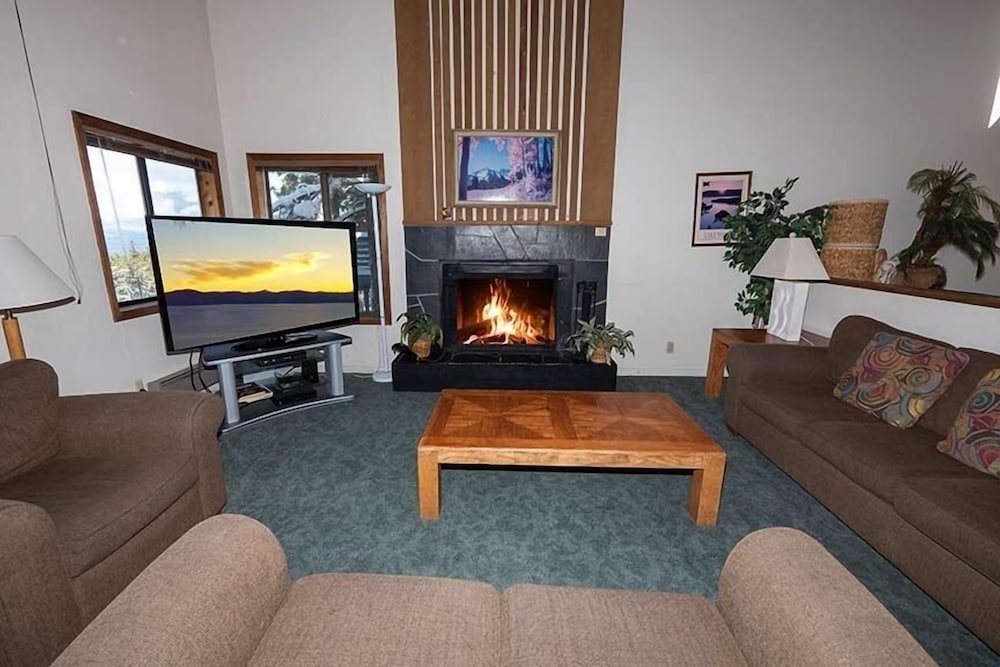 1228 Timber Lane 4 Bedroom Home by RedAwning