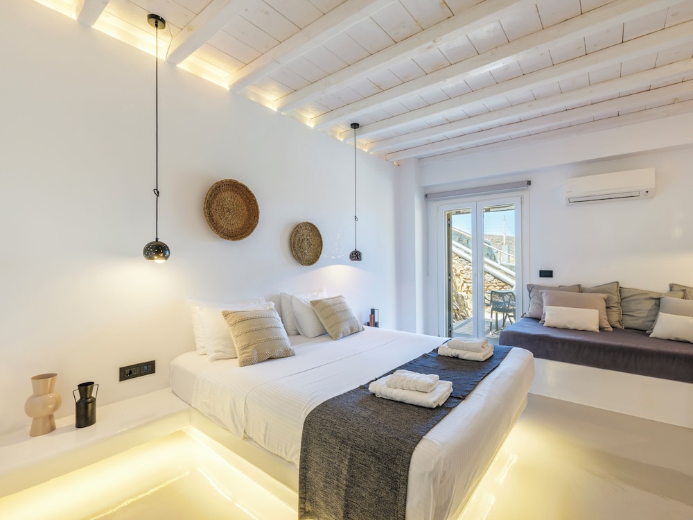 Mykonist Merchia Beach Villas & Suites