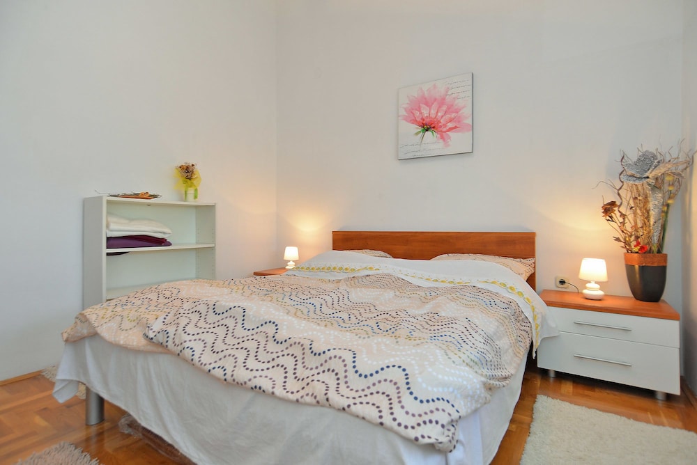 Apartment 258