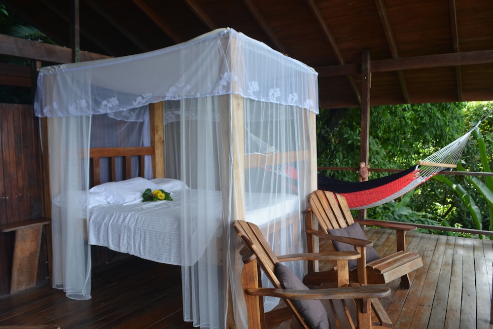 The Lookout Inn Lodge