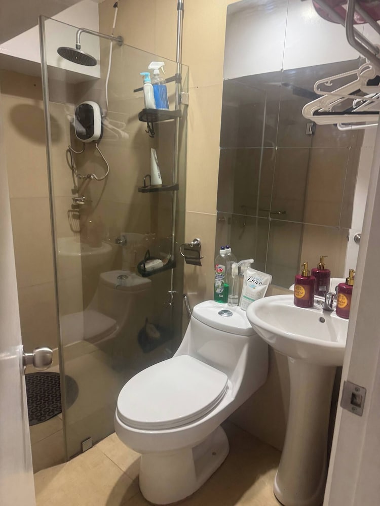 BGC Cheap Condo in BGC 5thavenue -23rd Street