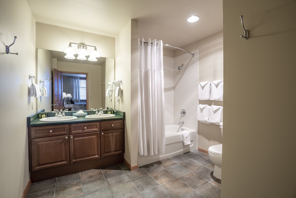 Two Bedroom Condos at Zephyr Mountain Lodge - Winter Park CO