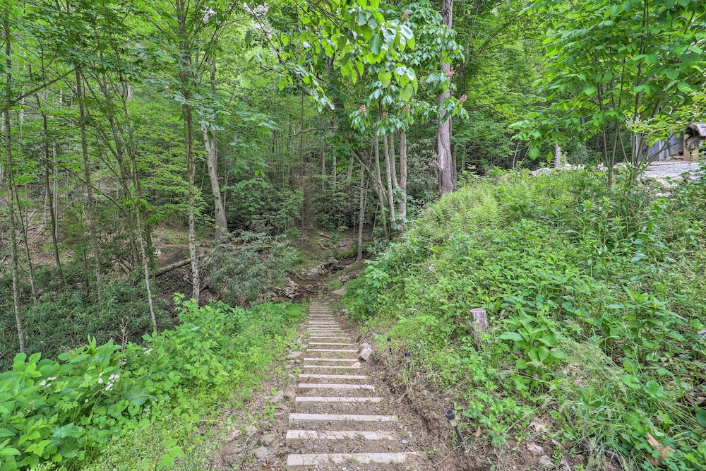 'greystone' Creekside Cabin: Hike, Fish & Explore! view 2