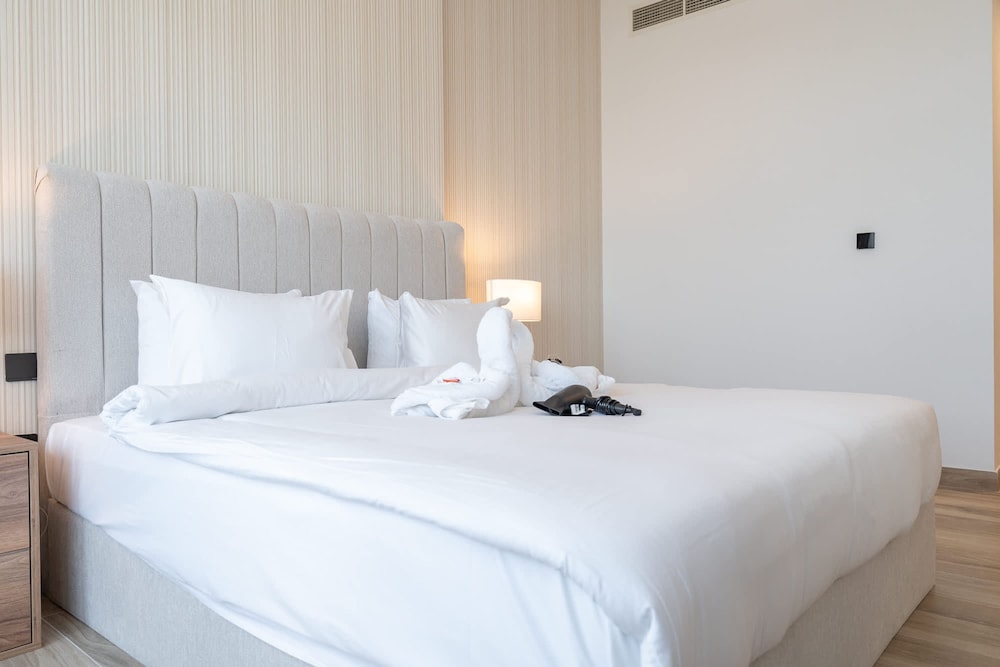 Stay in Studio City at Celia Residence Perfect for 2