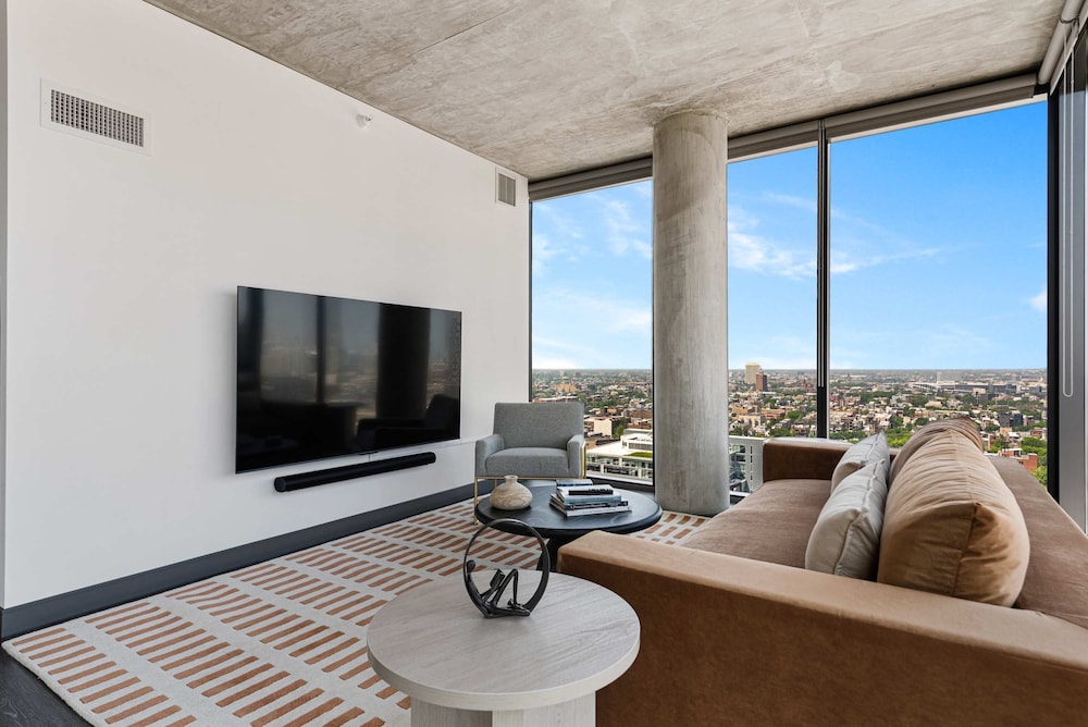 Cloud9 4apt in Building Fultonmkt The Cubist