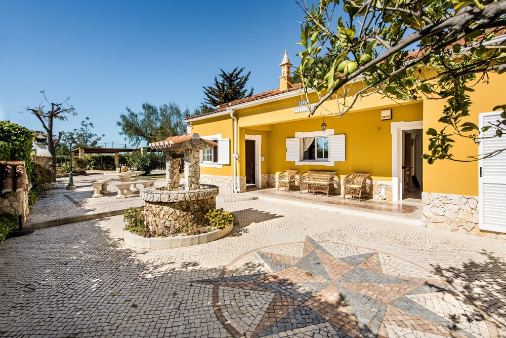 Villa Rodrigues Com Piscina and air Cond view 3