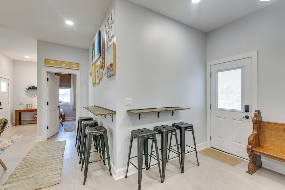 Walk to The Strand: Home in Historic Galveston