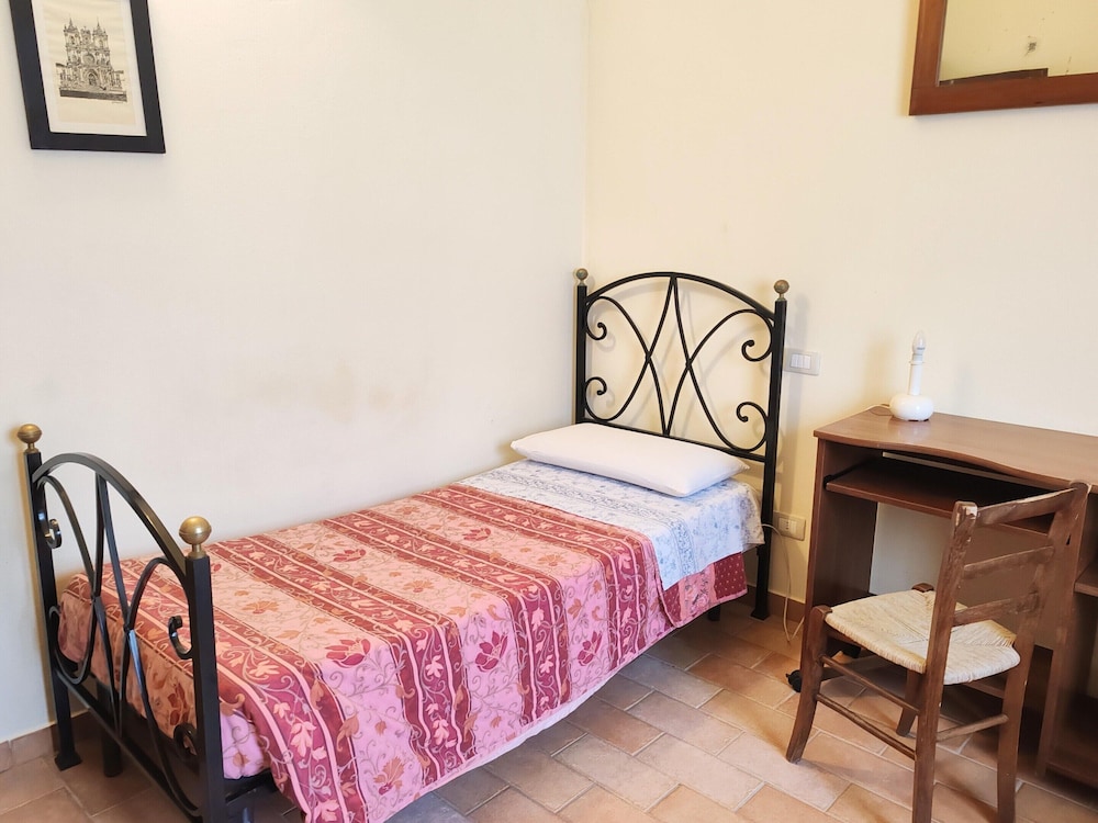 Farmhouse in Giano Dell'umbria with Hot Tub, Swimming Pool photo 5
