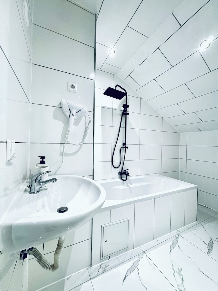 Comfortable Budget Room near Liesing