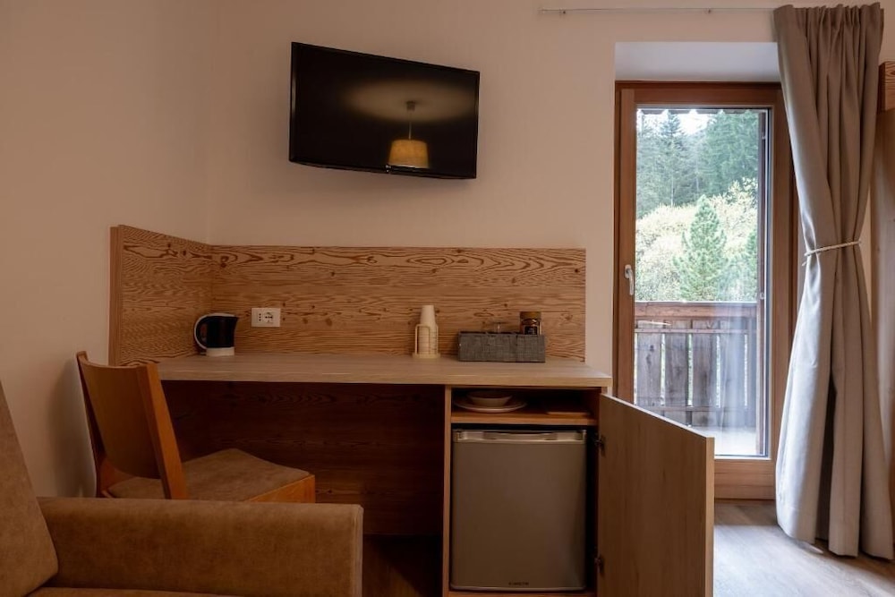 SAN PIETRO Dolomiti Small Budget Hotel