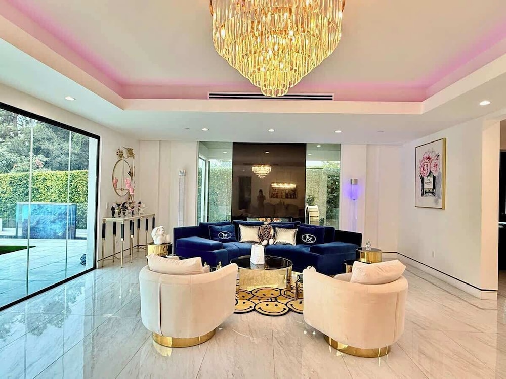 @ Marbella Lane - Enchanted Garden & Pool Hideaway