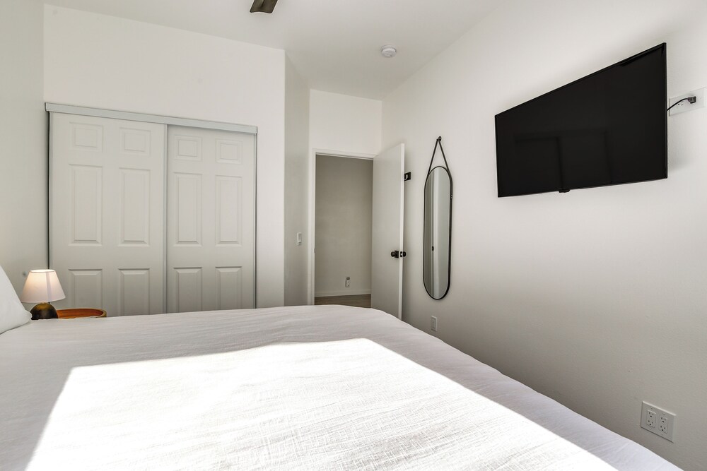 2 Mi to Coachella: Indio Oasis w/ Heated Pool