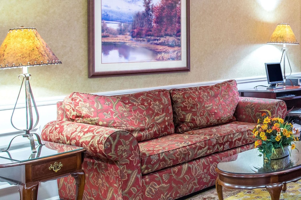 Baymont by Wyndham Dunn view 2
