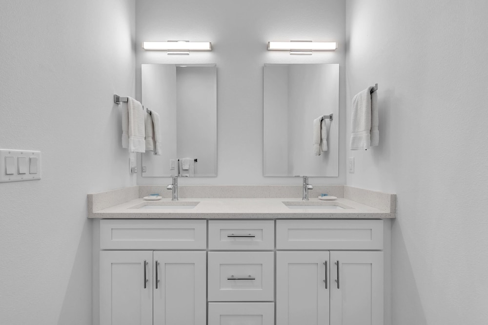 Azul Townhomes A3 - Sunrise