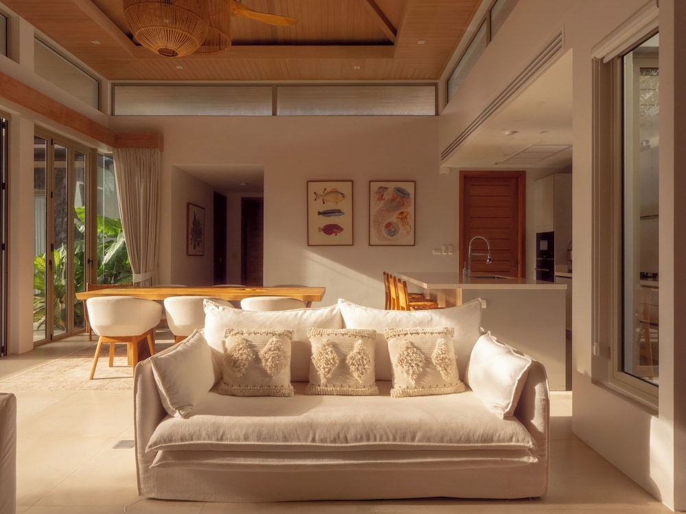 Exclusive villa in Botanica The Nature