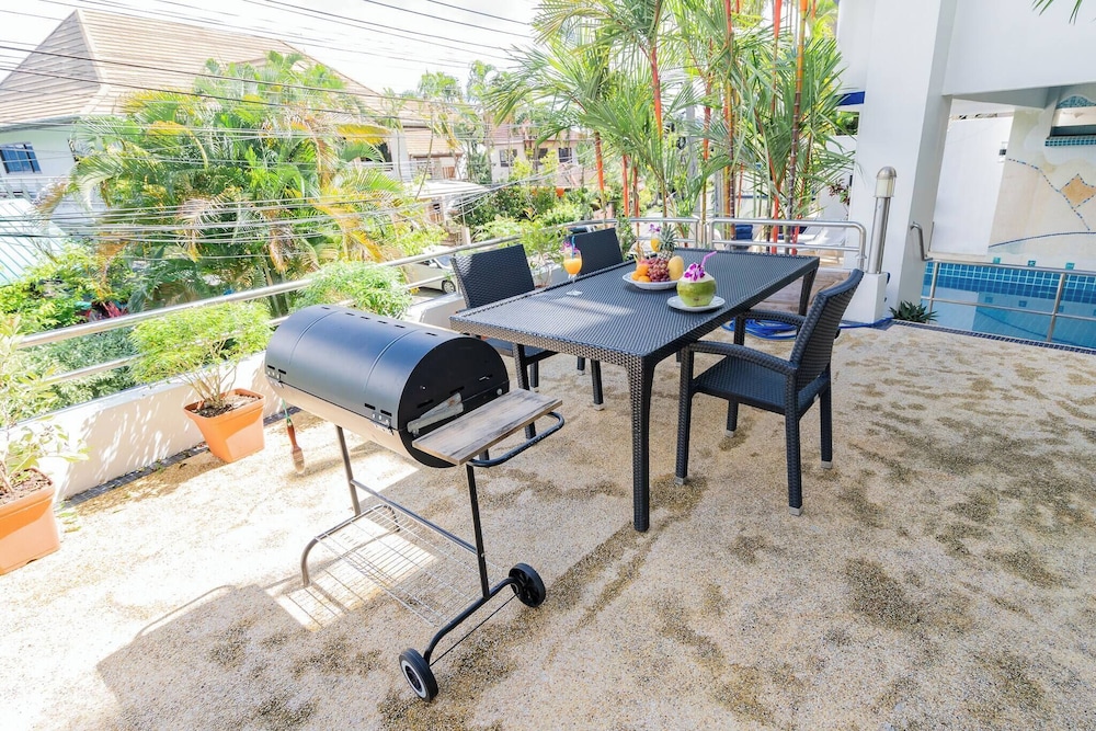 Luxurious 5-bedroom Pool Villa in Heart of Patong, Phuket