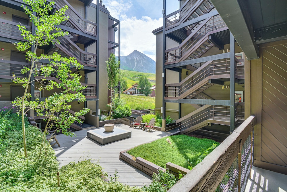 The Love Shack - A Couple's Colorado Retreat!