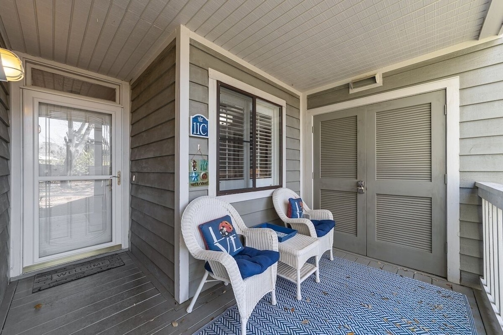 Windsor Court 11c 2 Bedroom Condo