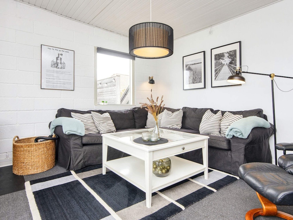 6 Person Holiday Home in Hejls