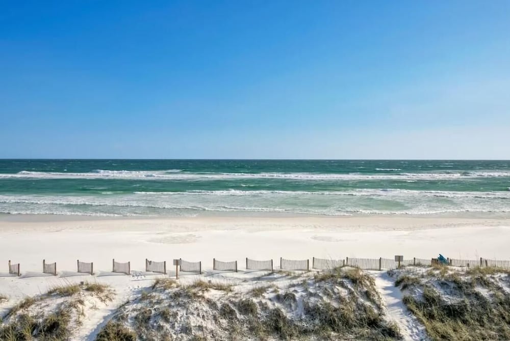 Green Reef #6- Beachfront Bliss